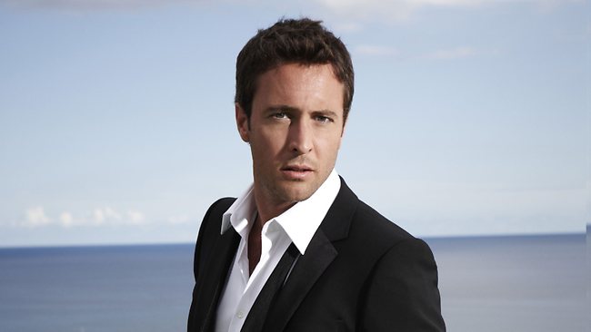 Alex O’Loughlin (2)